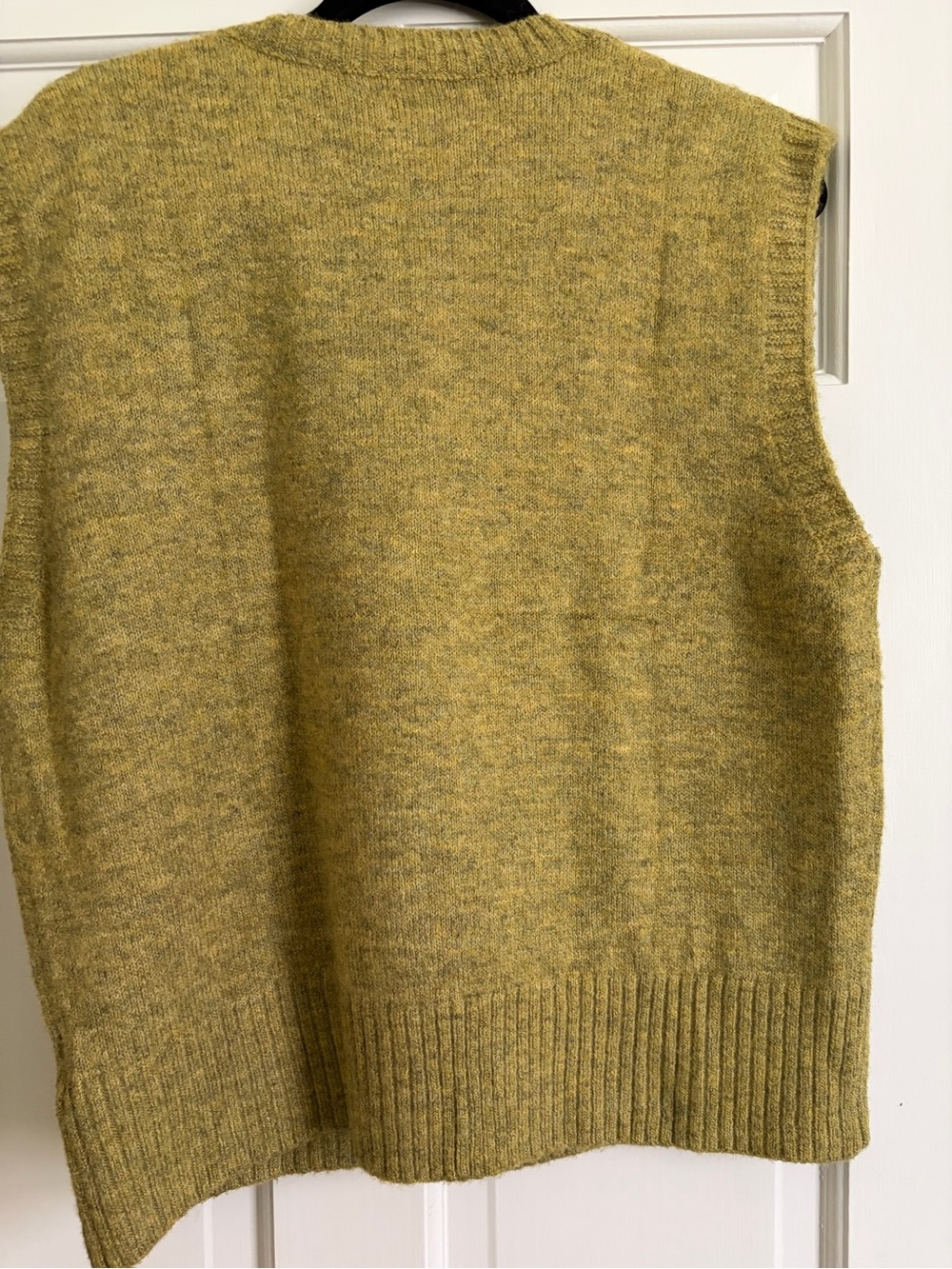 Green Knit Fruit Intarsia Sweater Vest with lovely pear - Picture 2 of 4